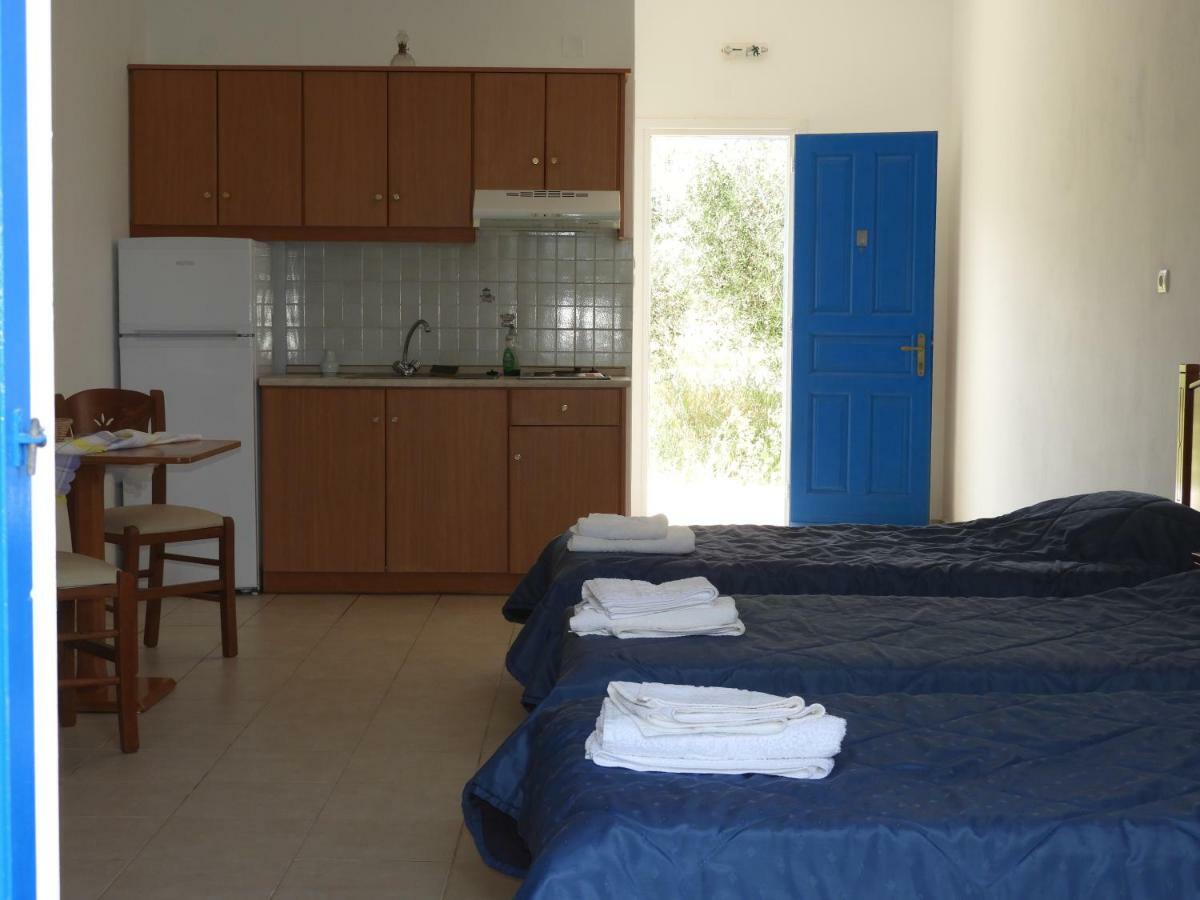 Aeriko Hotel Apartments Agia Marina  Exterior photo